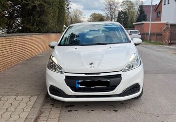 Peugeot 208 121.800 km 4.750 &euro; Hannover 30419
