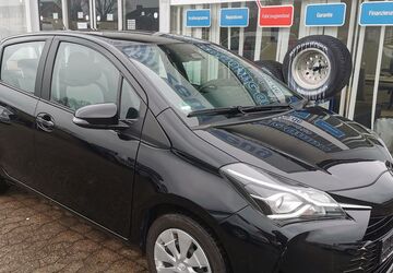 Toyota Yaris 27.070 km 14.700 &euro; Garbsen 30827