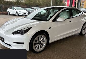 Tesla Model 3 42.644 km 27.400 &euro; Hannover 30519
