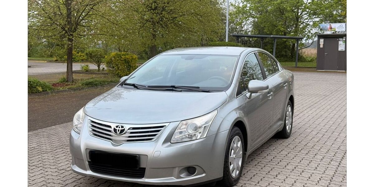 Toyota Avensis 194.384 km 3.990 &euro; Neustadt 31535