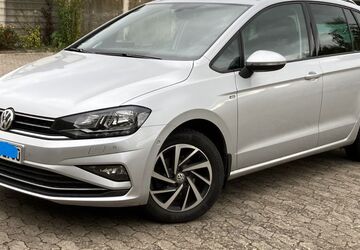 VW Golf Sportsvan 89.000 km 16.150 &euro; Sarstedt 31157