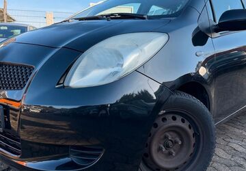 Toyota Yaris 256.000 km 1.999 &euro; Hildesheim 31137