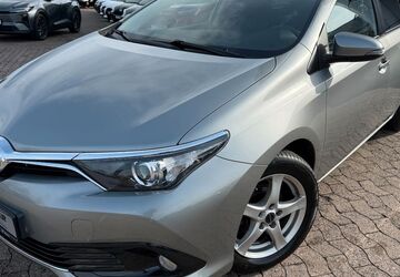 Toyota Auris Touring Sports 77.600 km 12.990 &euro; Hildesheim 31137