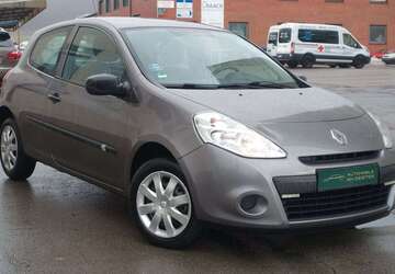 Renault Clio 77.890 km 4.990 &euro; Springe 31832