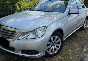 Mercedes-Benz 220 255.000 km 7.999 &euro; Langenhagen 30853