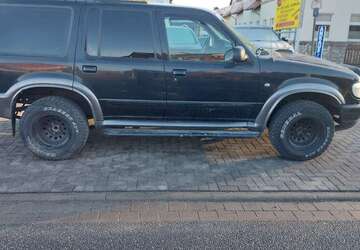 Ford Explorer 198.931 km 2.600 &euro; Giesen 31180