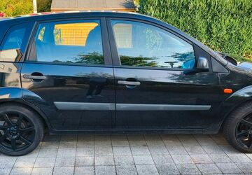 Ford Fiesta 97.000 km 2.750 &euro; Hannover 30419