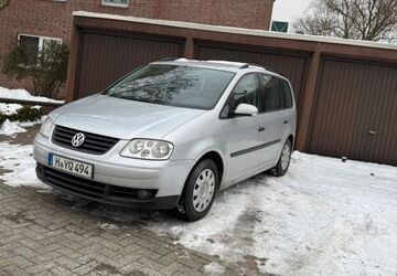 VW Touran 236.000 km 3.200 &euro; Hannover 30165
