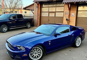 Ford Mustang 98.000 km 19.900 &euro; Isernhagen 30916
