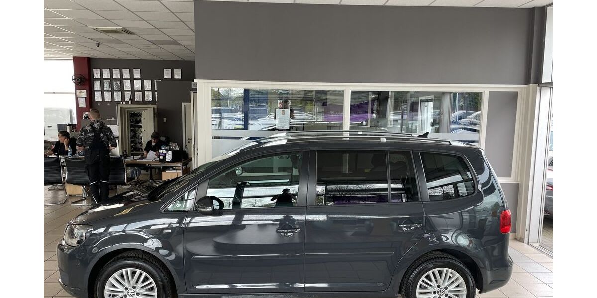 VW Touran 203.521 km 8.990 &euro; Hannover 30419