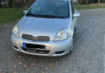Toyota Yaris 108.000 km 1.999 &euro; Garbsen 30823