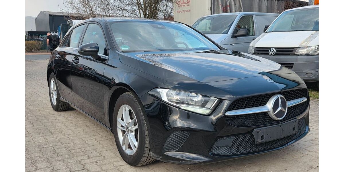 Mercedes-Benz A 180 216.256 km 12.810 &euro; Garbsen 30827