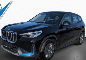 BMW iX1 12.373 km 32.490 &euro; Hildesheim 31137