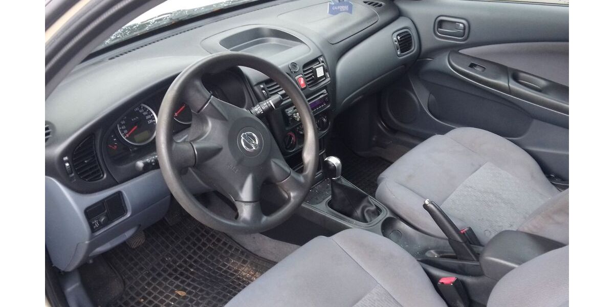 Nissan Almera 210.000 km 645 &euro; Garbsen 30827