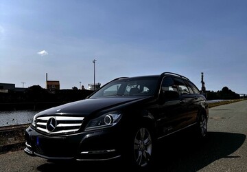 Mercedes-Benz 220 261.498 km 8.500 &euro; Hannover 30159