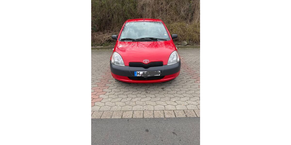 Toyota Yaris 94.000 km 2.100 &euro; Garbsen 30823