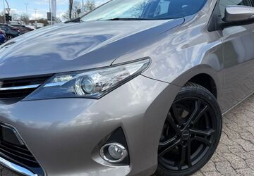 Toyota Auris 133.300 km 9.990 &euro; Hildesheim 31137