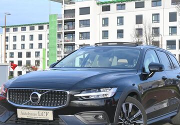 Volvo V60 Cross Country 146.676 km 21.299 &euro; Laatzen 30880