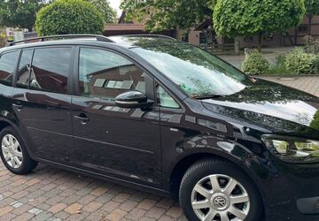 VW Touran 145.000 km 9.400 &euro; Garbsen 30826