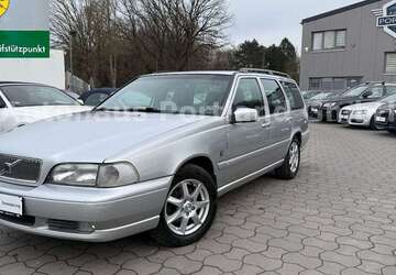 Volvo V70 220.900 km 8.999 &euro; Hannover 30629