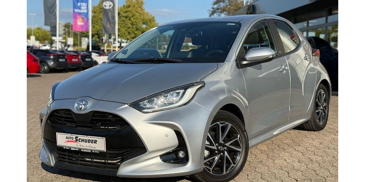 Toyota Yaris 12.100 km 18.990 &euro; Hildesheim 31137