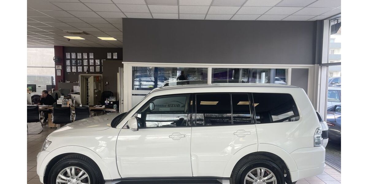 Mitsubishi Pajero 179.983 km 24.990 &euro; Hannover 30419