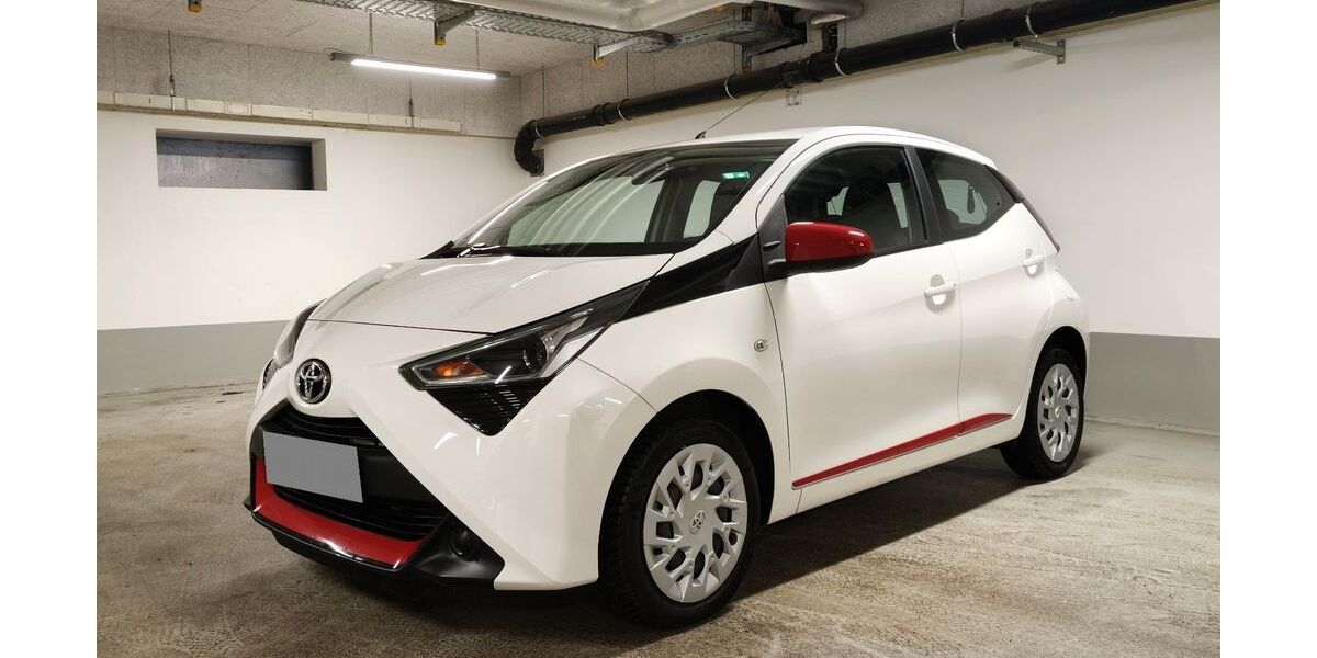 Toyota Aygo (X) 17.569 km 8.750 &euro; Hannover 30539