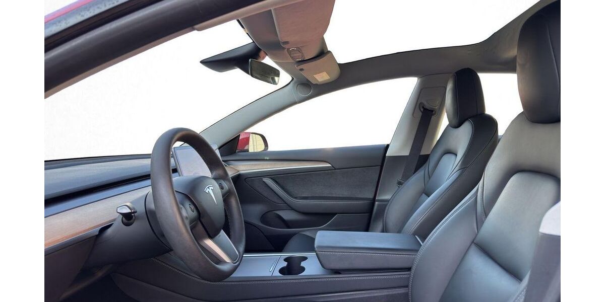 Tesla Model 3 61.020 km 27.950 &euro; Lauenau 31867