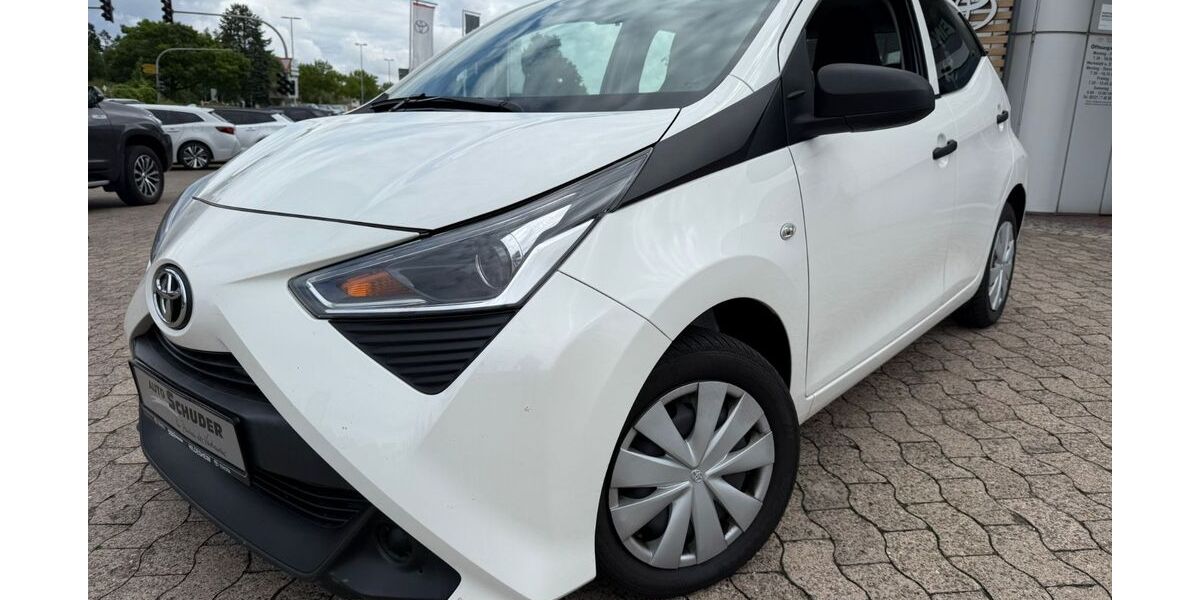 Toyota Aygo (X) 69.550 km 9.990 &euro; Hildesheim 31137