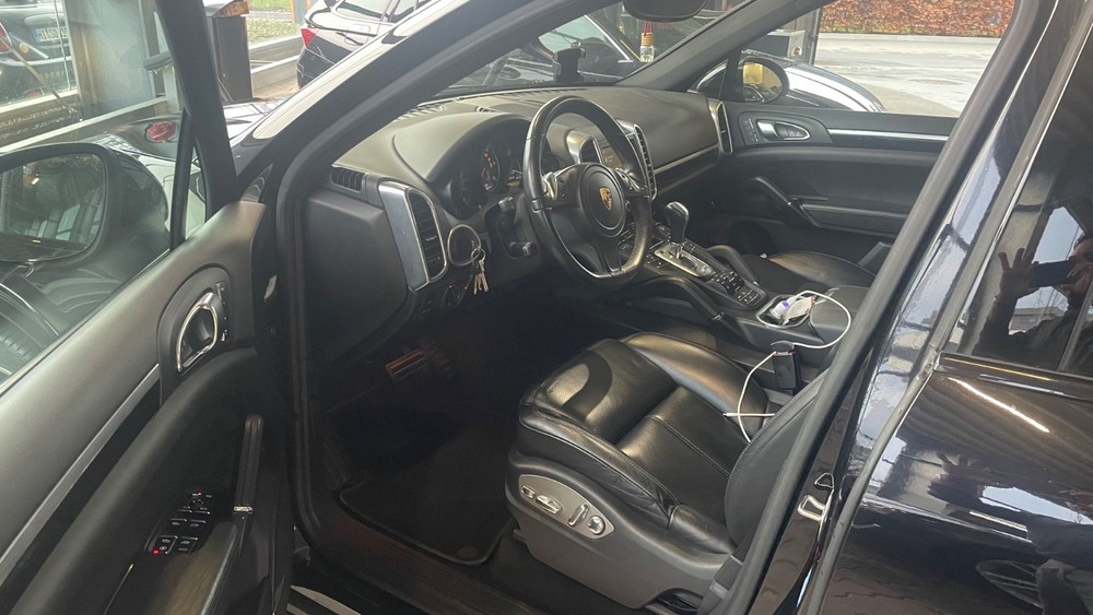 Porsche Cayenne 150.000 km 27.245 &euro; Hildesheim 31134