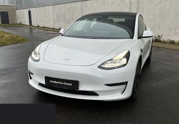 Tesla Model 3 92.753 km 26.400 &euro; Hannover 30519