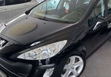 Peugeot 308 111.000 km 4.490 &euro; Laatzen 30880